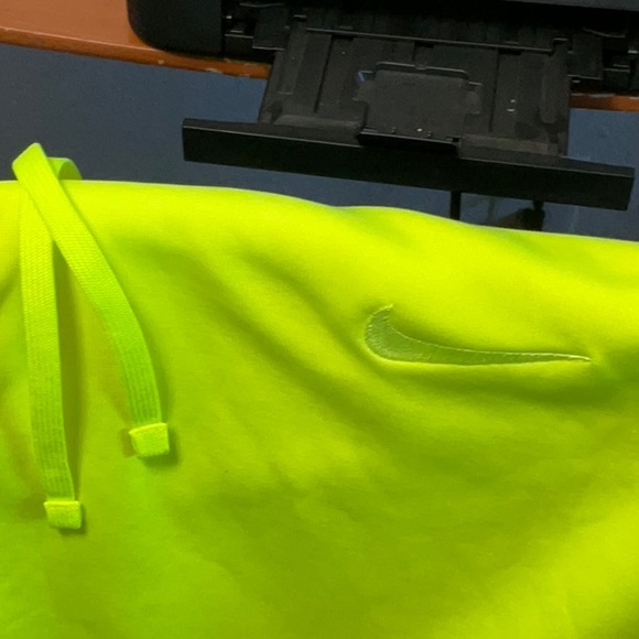 Nike Hooded Sweatshirt - Picture 2 of 6